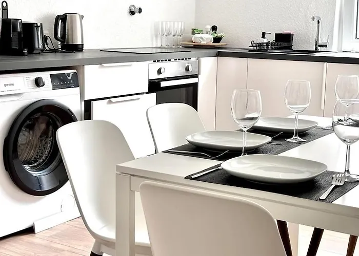 Moderne Wohnung In Stadionnaehe Mit Parkplatz
