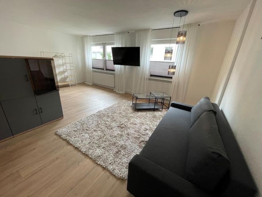 Moderne In Stadionnaehe Mit Parkplatz *